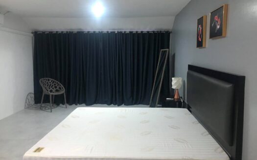 Furnished Townhouse in Deca Clark Residences