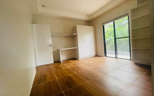 Newly Renovated Corner House For Rent in Pulu Amsic