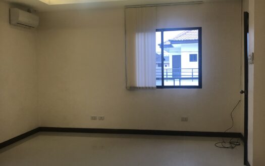 4Bedroom House For Rent in Pulu Amsic Angeles City