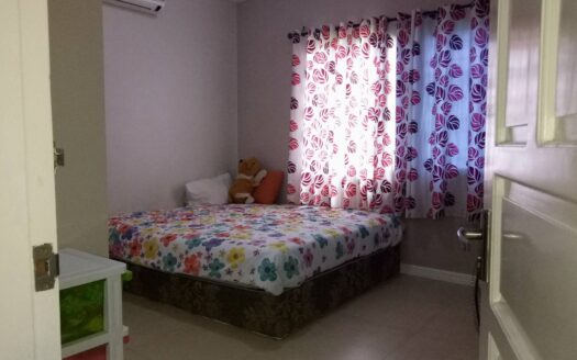 Bungalow with Swimming Pool For Sale in Pampanga