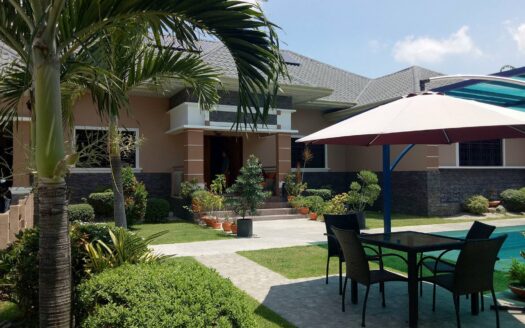 Bungalow with Swimming Pool For Sale in Pampanga