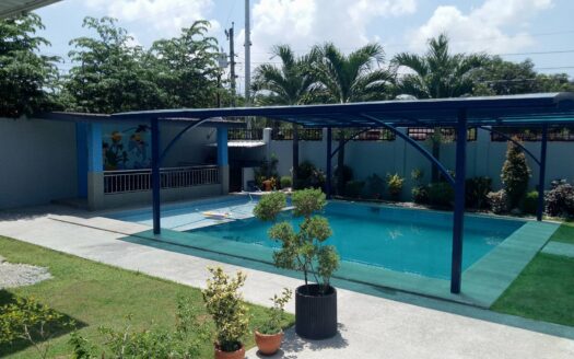 Bungalow with Swimming Pool For Sale in Pampanga