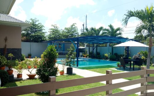 Bungalow with Swimming Pool For Sale in Pampanga