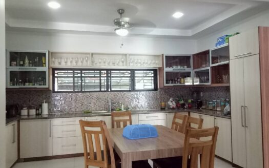 Bungalow with Swimming Pool For Sale in Pampanga