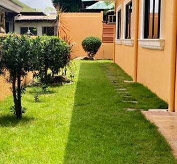 Bungalow House For Rent in Sunset Valley Mansions