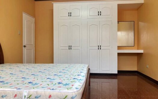 Bungalow House For Rent in Sunset Valley Mansions