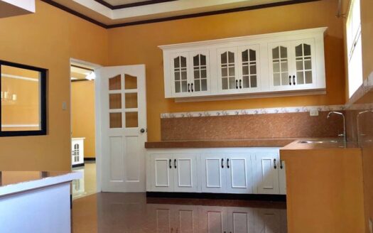 Bungalow House For Rent in Sunset Valley Mansions