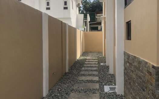 4Bedroom House For Rent in Pulu Amsic Angeles City