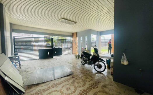 Newly Renovated Corner House For Rent in Pulu Amsic