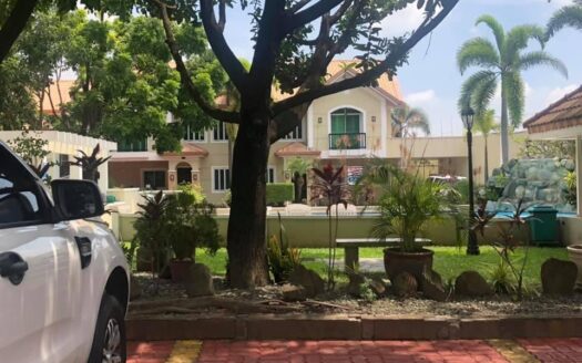 House For Sale in Waterstone Villas