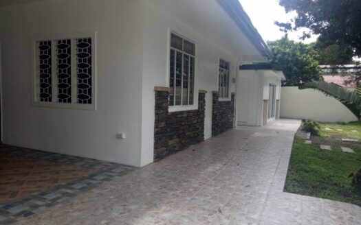 House with Swimming Pool in Quezon Street, Plaridel 1