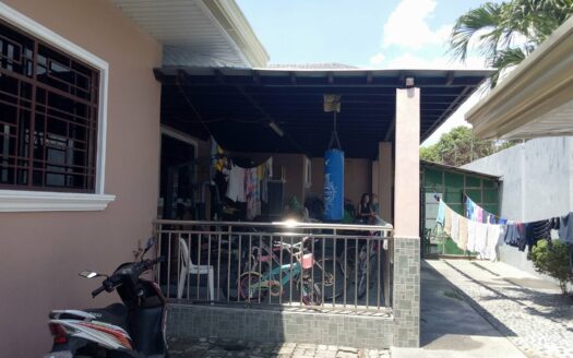 Bungalow with Swimming Pool For Sale in Pampanga