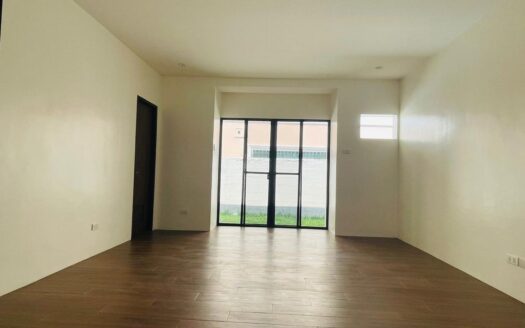 House for Rent with swimming pool!
